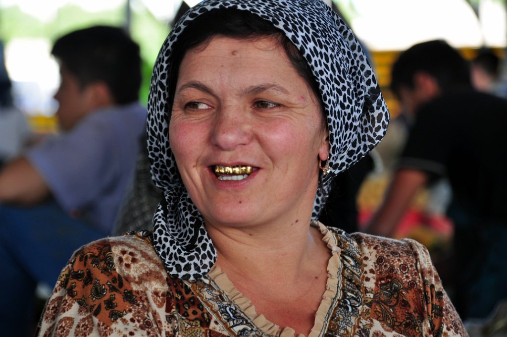59 Taskent - donna al mercato.JPG
